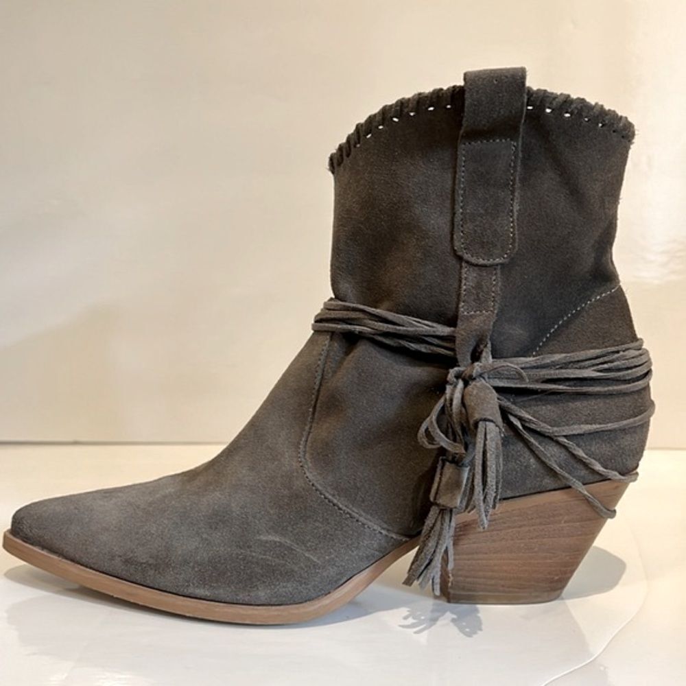 Ron White‎ “Braillee” Grey Suede Pointed Toe Booties Size 40